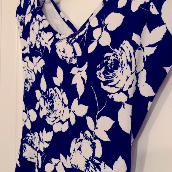 Floral dress - Picture 4 of 4